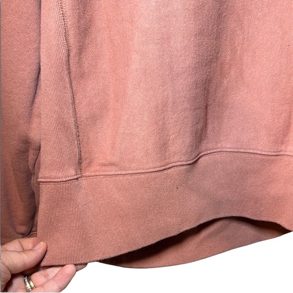 Pink Victoria’s Secret Woman’s Crew Neck Sweatshirt Size Medium - Picture 4 of 9